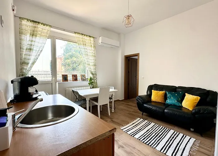 アパート Bright, Centre, 1br , Next To