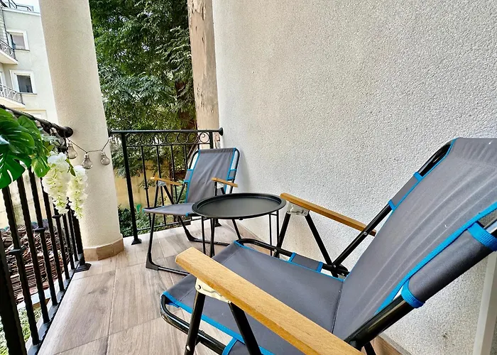 Bright, Centre, 1br , Next To *