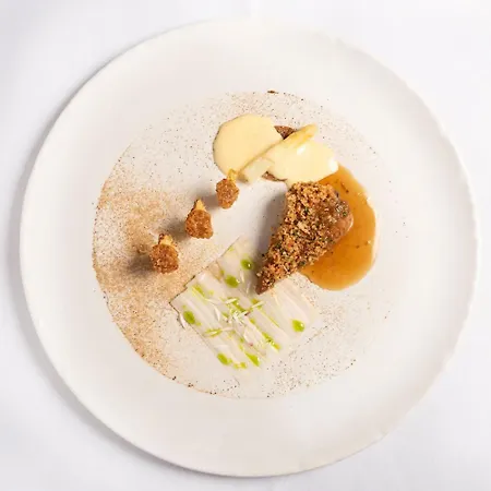 Bright, Centre, 1br , Next To *