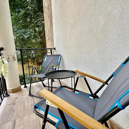 Bright, Centre, 1br , Next To *