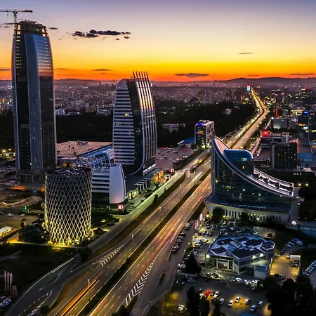 Bright, Centre, 1br , Next To شقة