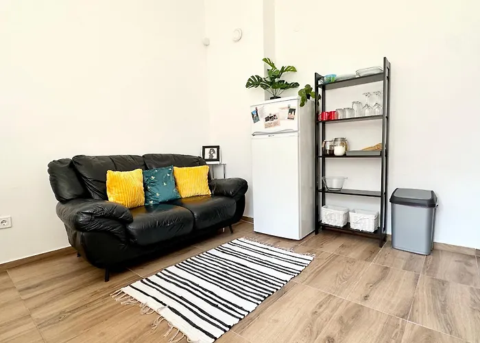 Bright, Centre, 1br , Next To Lejlighed