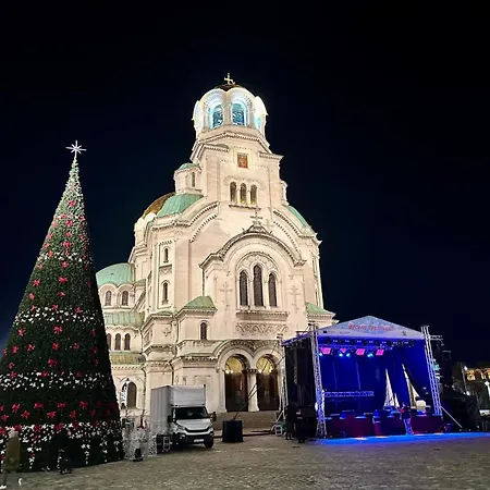 Bright, Centre, 1br , Next To